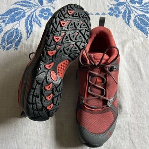 Oboz sz 8.5 Hiking Shoe